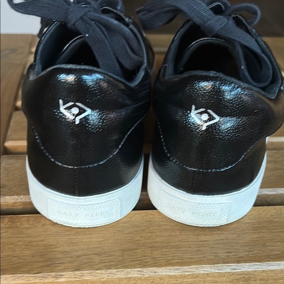 Katy Perry Collections “The Rizzo” Black Leather Sneakers Women’s 9M - Picture 2 of 7